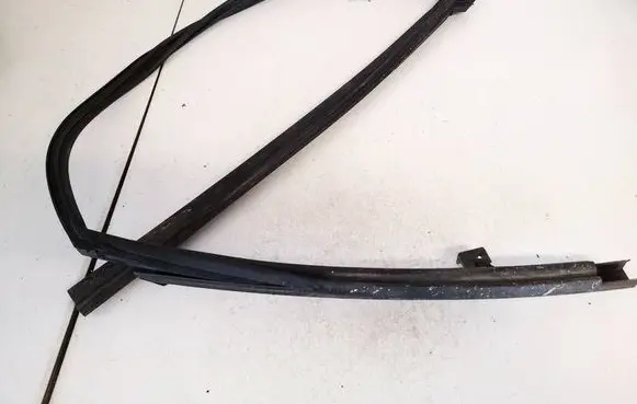 Mazda 2 Rubber seal rear door 