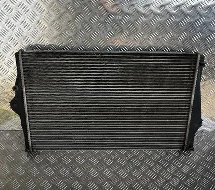 Volvo XC90 Intercooler radiator 8627375