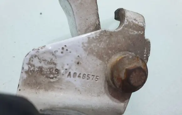 Ford Mondeo MK IV Front door lower hinge 6M21U22810AC
