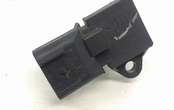 Volvo C30 Air pressure sensor 2S6A9F479BA 5WK9680