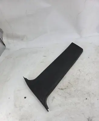 BMW 5 E34 (C) pillar trim 81388579