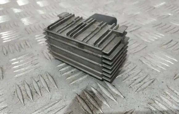Opel Astra G Glow plug pre-heat relay 09132691