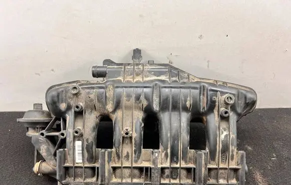 Audi A3 S3 A3 Sportback 8P Intake manifold 06J135201AB