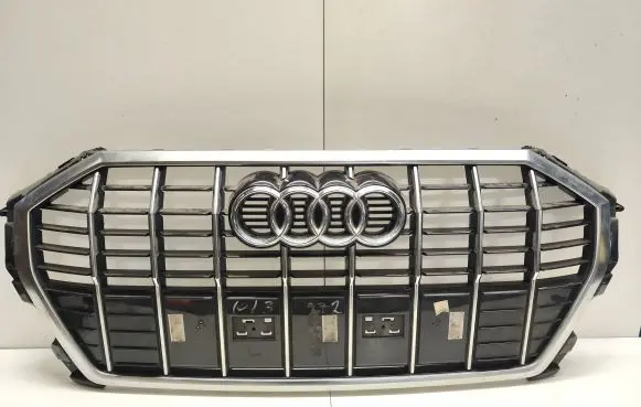 Audi Q3 F3 Front bumper upper radiator grill 83A853651B 83A853651C 03A0725