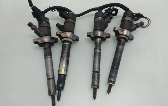 Citroen C4 I Fuel injectors set 0445110188