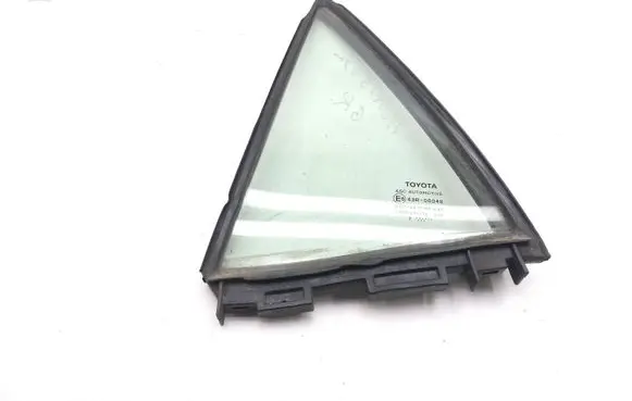 Toyota Auris 150 Rear vent window glass 6818902090