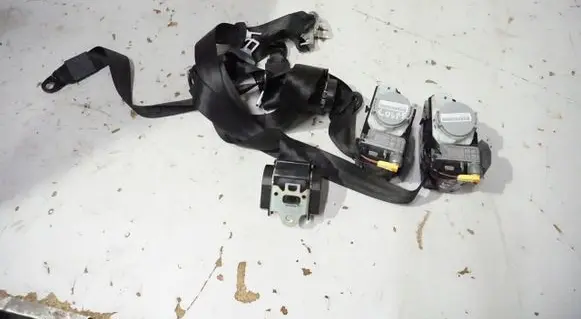 Audi A5 8T 8F Front seatbelt PASYBEZPIECZESTWA