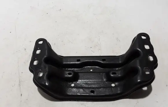 Mercedes-Benz GLC C253 Engine mounting bracket A2052402402