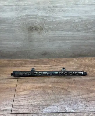 Volvo V40 Fuel main line pipe 0445215025 008031L3 30777759
