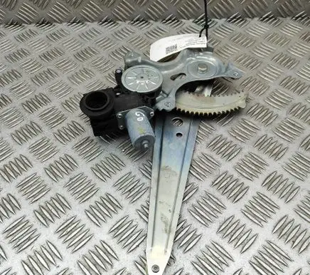 Toyota Camry VIII XV70 Rear window lifting mechanism without motor 8572033300 0620205200