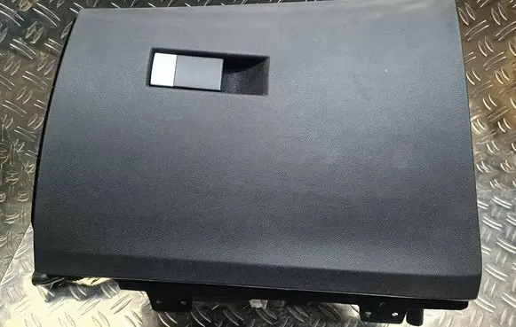 Citroen DS7 Crossback Glove box 9820126477 8LL08L06LX 1953081X