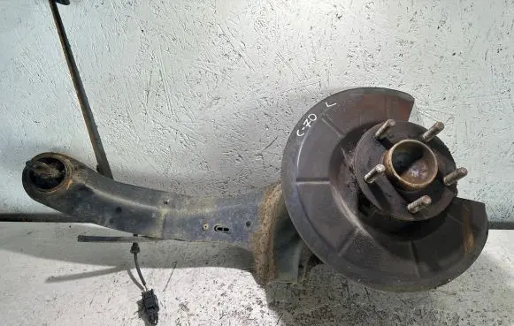 Volvo C70 Rear wheel hub