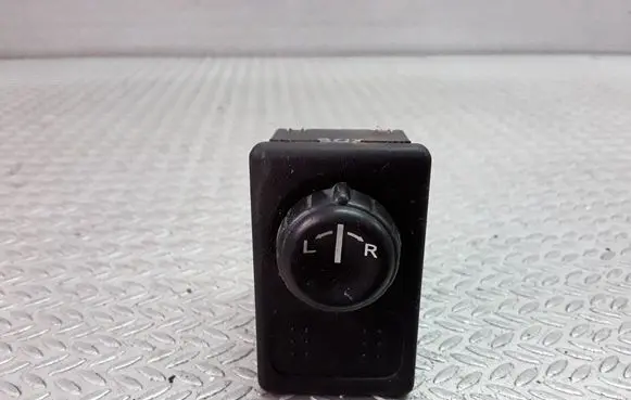 Nissan Almera Tino Wing mirror switch