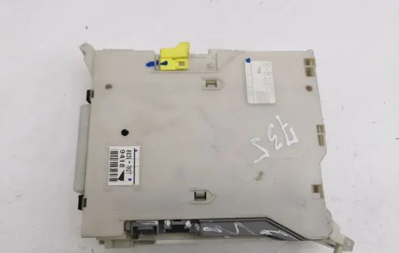 Lexus IS 220D-250-350 Fuse module 8273053050