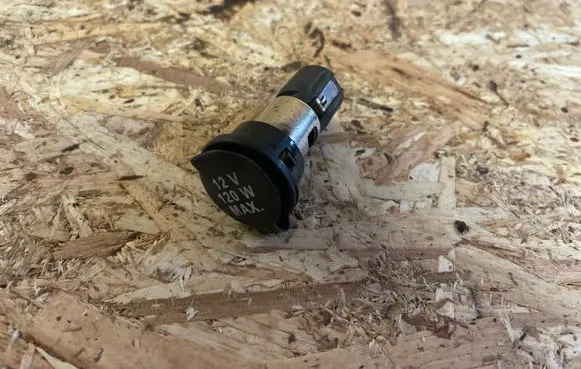 Opel Zafira A Cigarette lighter rear 