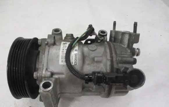 Peugeot 307 Air conditioning (A/C) compressor (pump) 9807722580