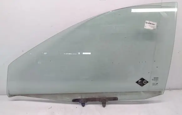 Nissan Almera Tino Front door window glass four-door