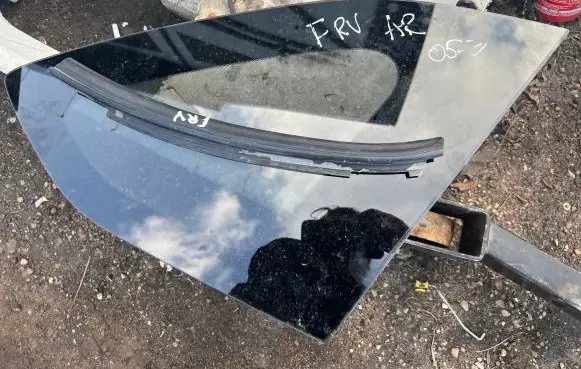 Honda FR-V Rear side window 43R007953 M2L3SAS3