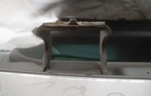 Peugeot 807 Tailgate/trunk/boot hinge