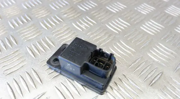 Toyota Land Cruiser (J120) Light washer relay 8594260020