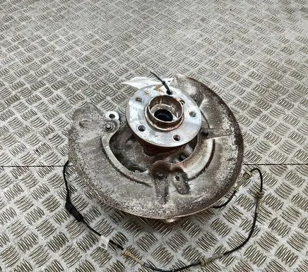 BMW iX Rear wheel hub 6890577