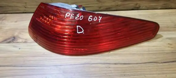 Peugeot 607 Rear/tail lights 2543