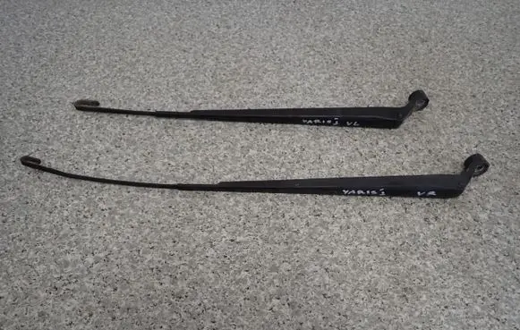Toyota Yaris Front wiper blade arm