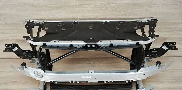 BMW 5 G30 G31 G38 Radiator support slam panel 7418224 7357211 7383855