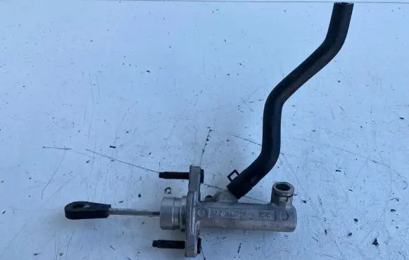 Hyundai i20 (PB PBT) Clutch master cylinder