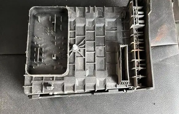 Volkswagen Golf Plus Fuse module 1K0937125A