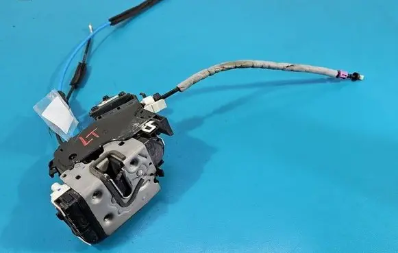 Mercedes-Benz C W204 Rear door lock A2047331708 IMPRK1613081