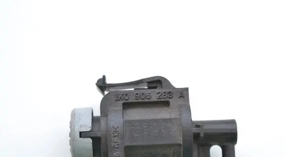 Volkswagen PASSAT B7 Turbo solenoid valve 1K0906283A