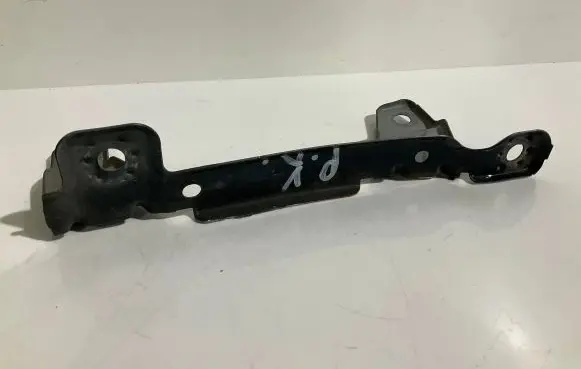Mercedes-Benz E W211 Fender mounting bracket