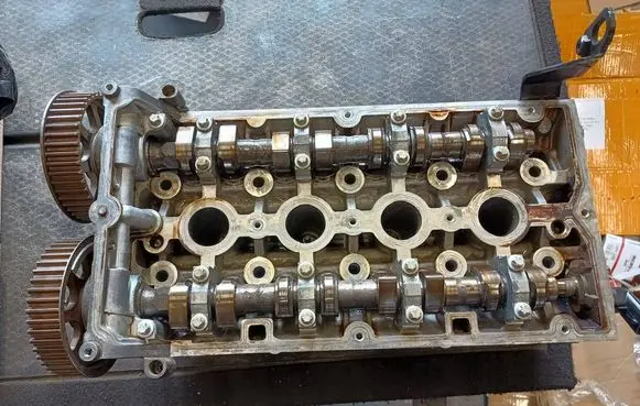 Opel Astra J Engine head 55572074