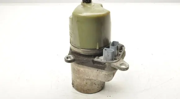 Volvo V50 Power steering pump 30714074