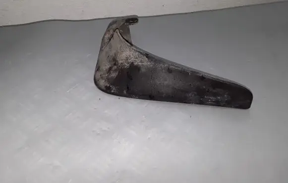 KIA Carens II Front mudguard 868321D000