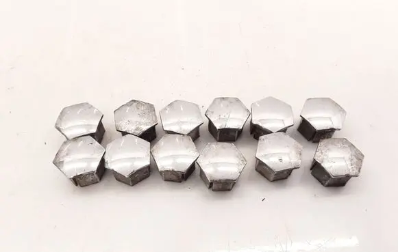 BMW 3 E46 Wheel nut cap/cover 
