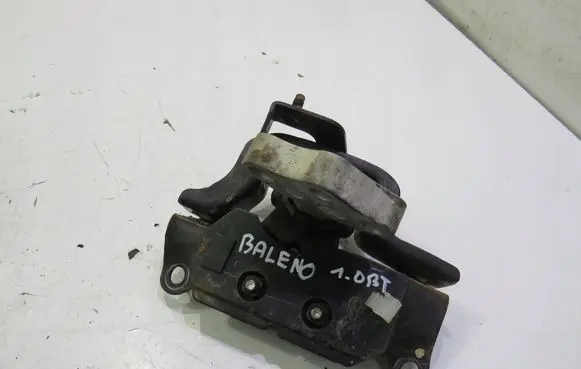 Suzuki Baleno IV Gearbox mounting bracket 1111