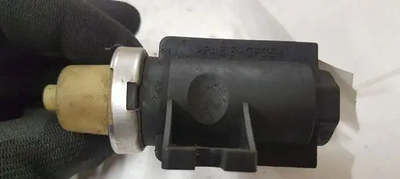 Citroen C5 Turbo solenoid valve 70163300 9661960380