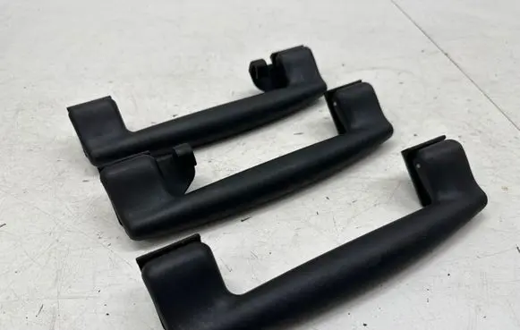 Maserati Ghibli A set of handles for the ceiling 