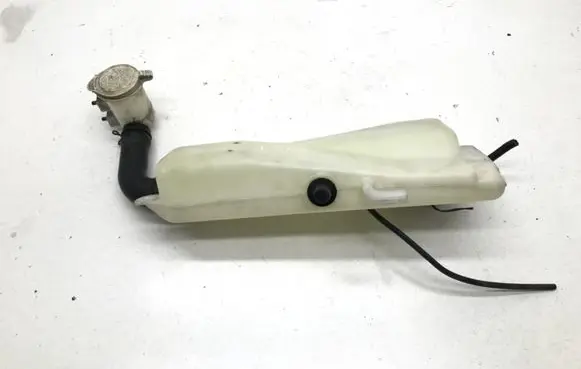 Mitsubishi Pajero Windshield washer fluid reservoir/tank 860141200 8603101260 MB683930