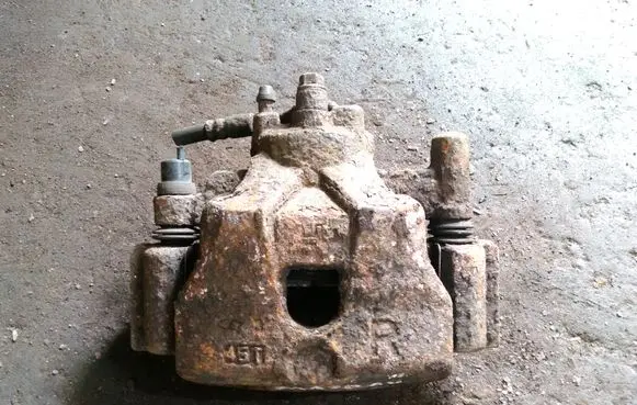 Mazda 6 Front brake caliper