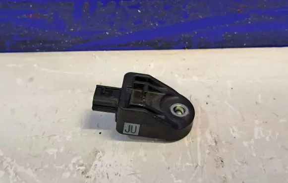 Lexus RX 450H Airbag deployment crash/impact sensor 8917378010