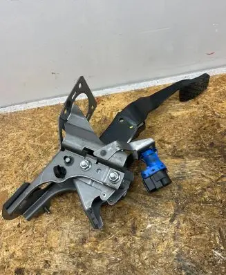 Mazda 6 Brake pedal GS1D43300 90855