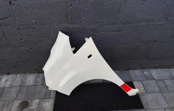 Nissan NV200 Fender RGC9782