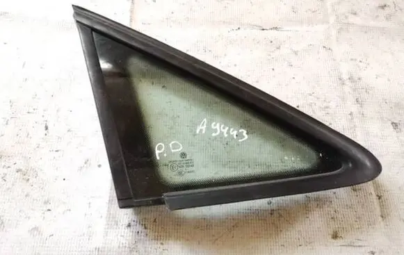 Volkswagen Touran II Front triangle window/glass as2