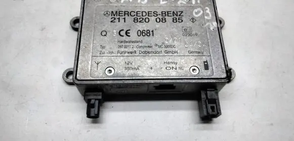 Mercedes-Benz E W211 Aerial antenna amplifier 2118200885