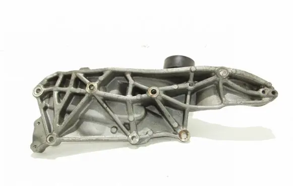 Ford Kuga II Generator/alternator bracket DS7Q8D611AH