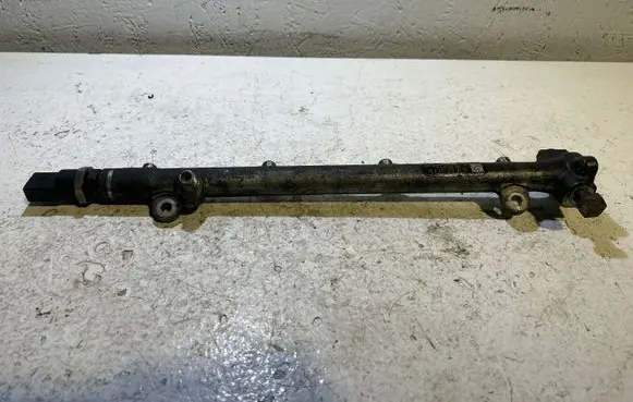 Mercedes-Benz C W203 Fuel main line pipe A6110700095 006759 0445214004