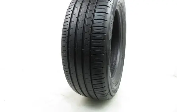 Volkswagen Golf V R16 summer tire 